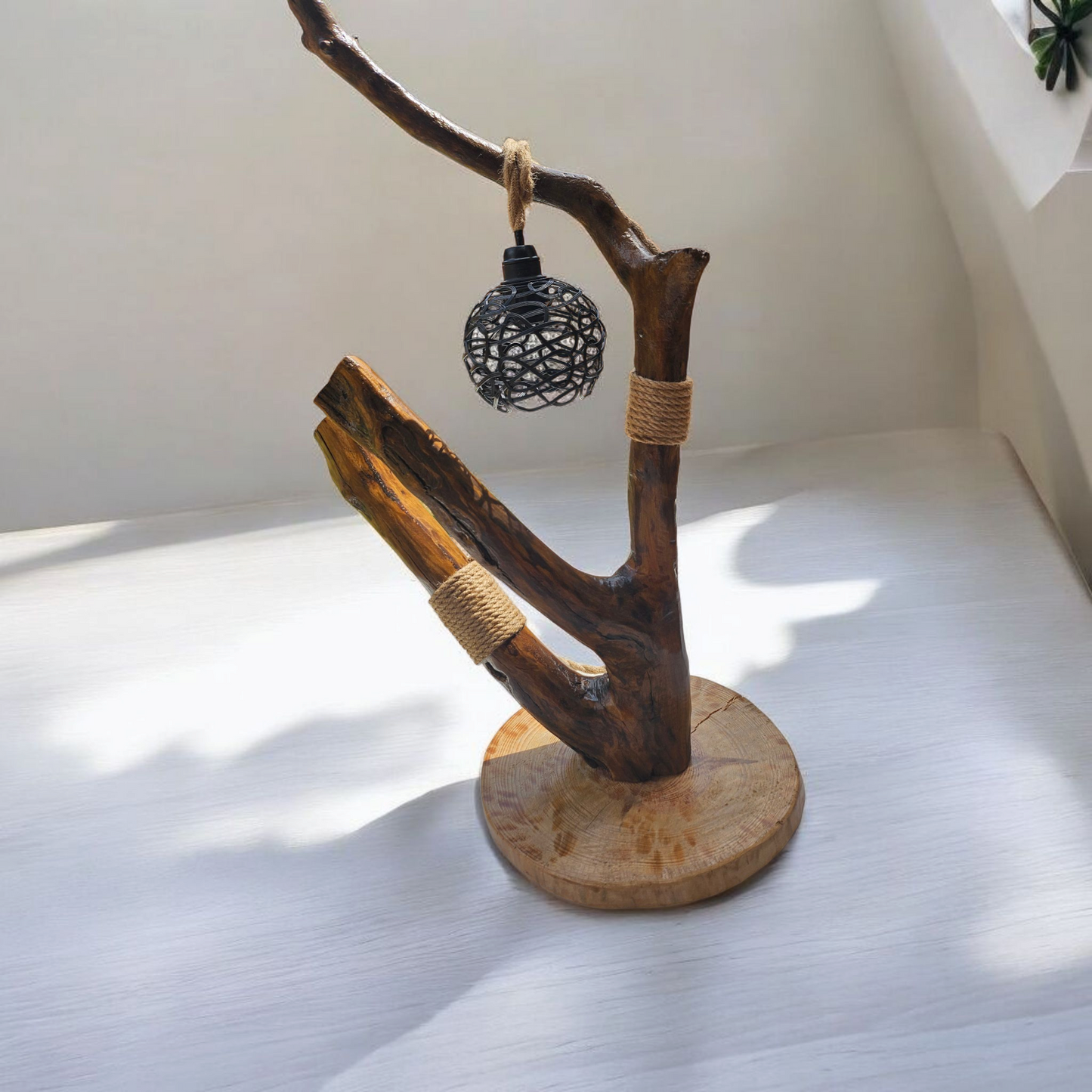 Lampe en bois flotté