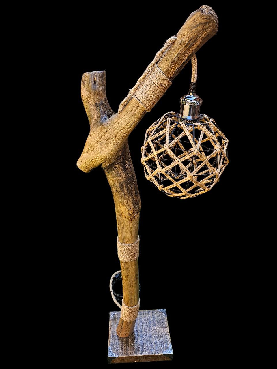 Luminaire en bois flotté