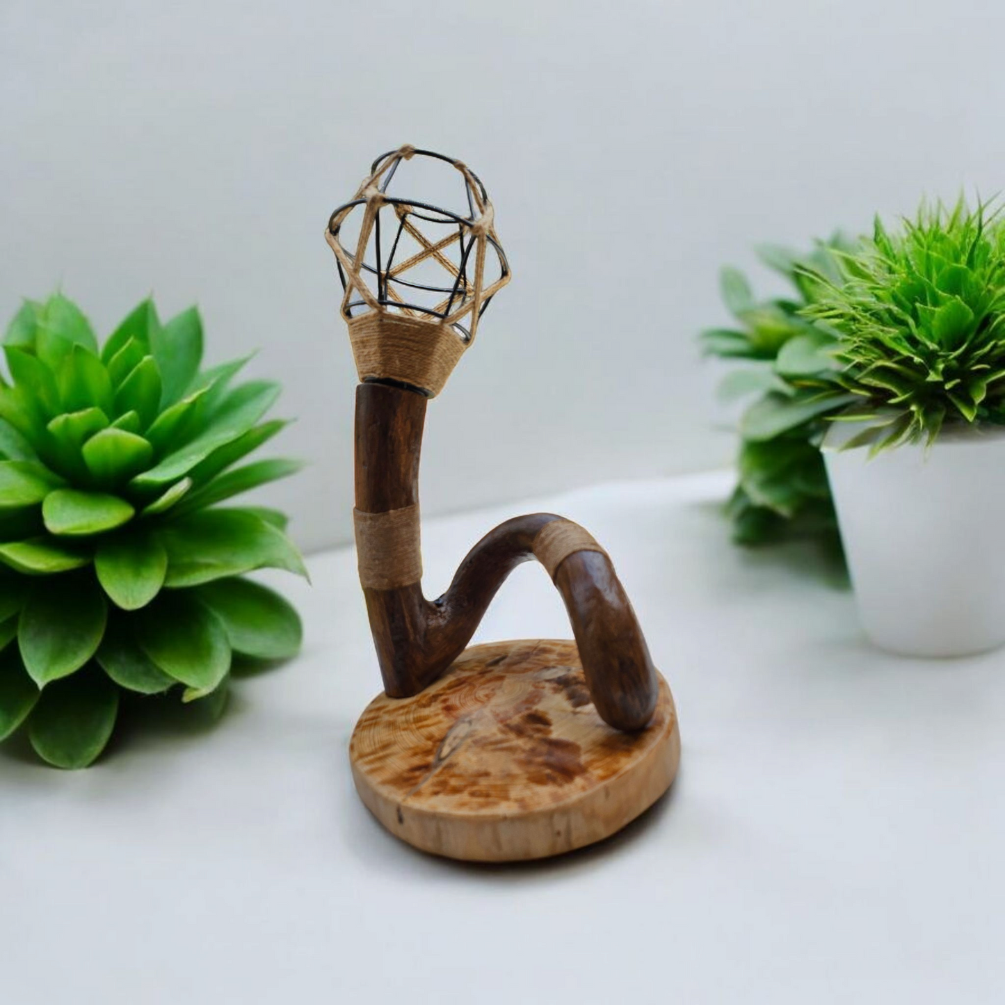 Lampe en bois flotté fabrication artisanale