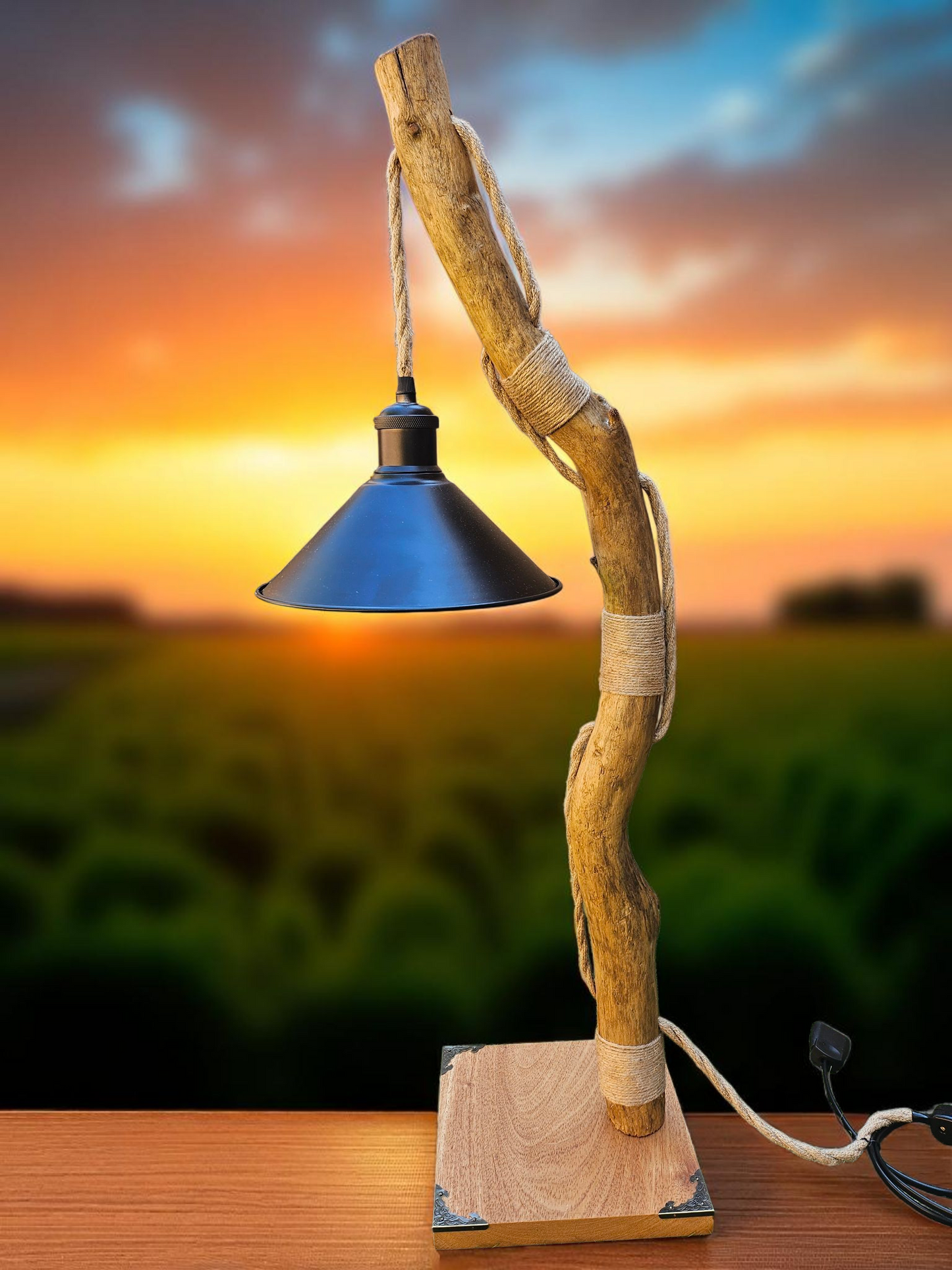 Lampe en bois flotté