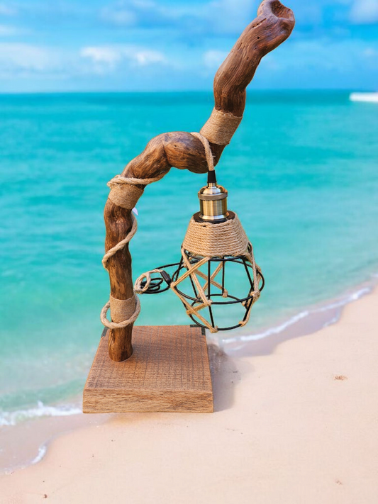 Lampe en bois flotté
