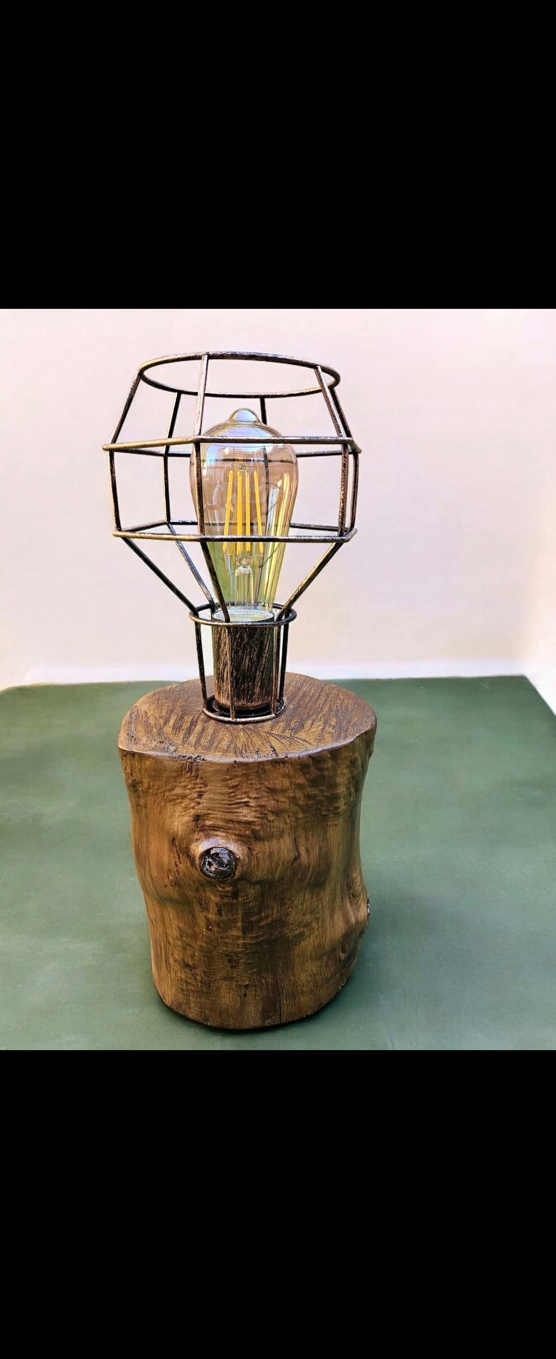 Lampe en bois flotté